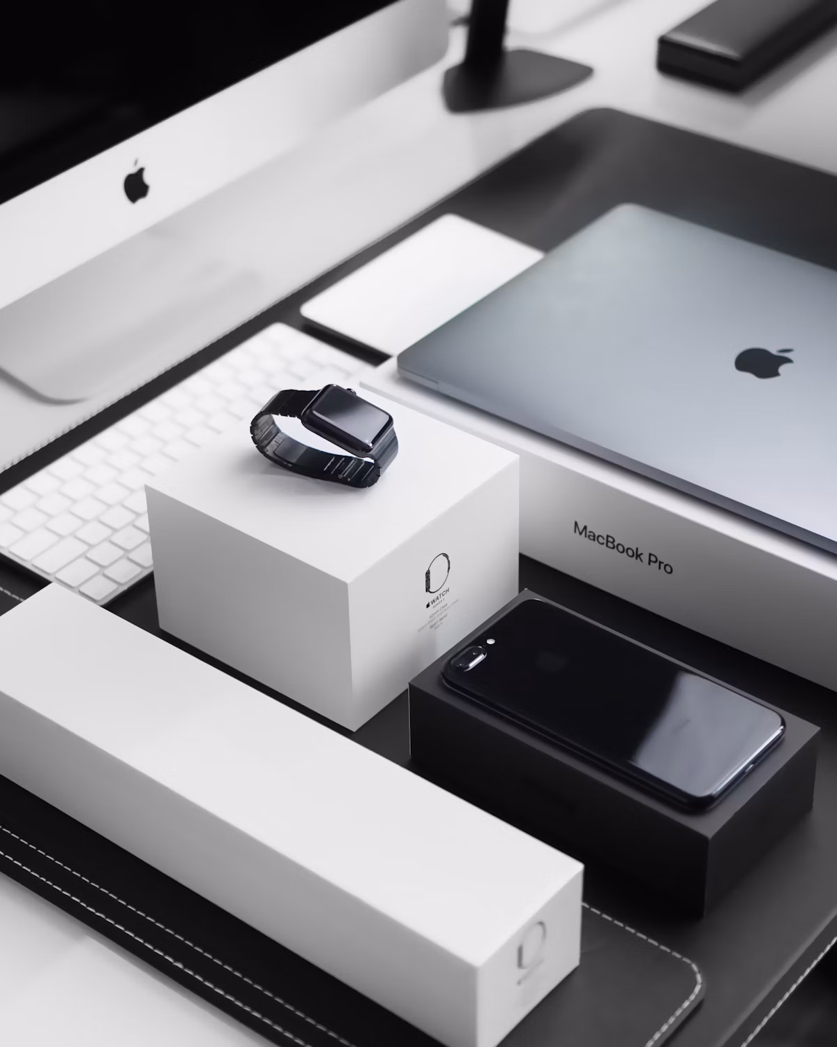 Modern Apple desk setup